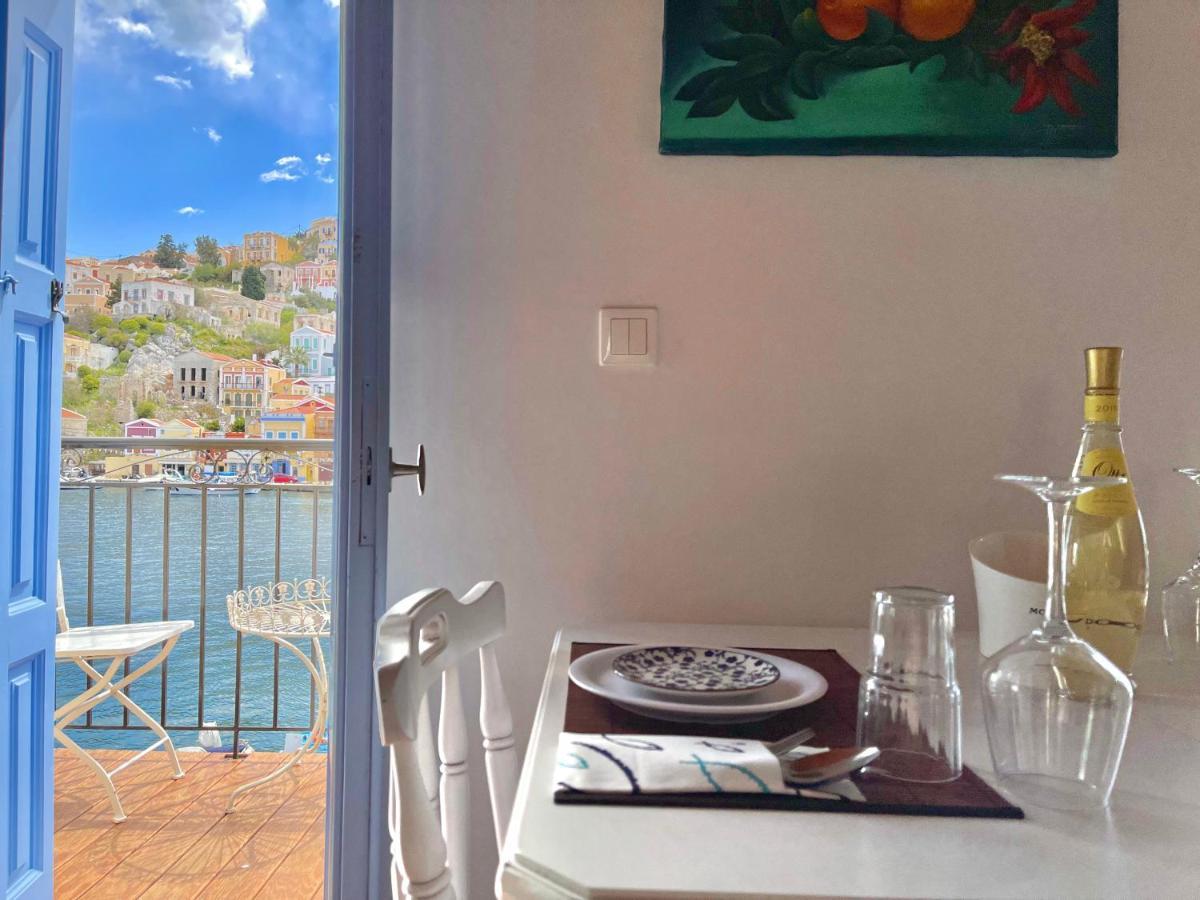 Apartmán Nikolakis, Seafront - Harbor View Symi Exteriér fotografie